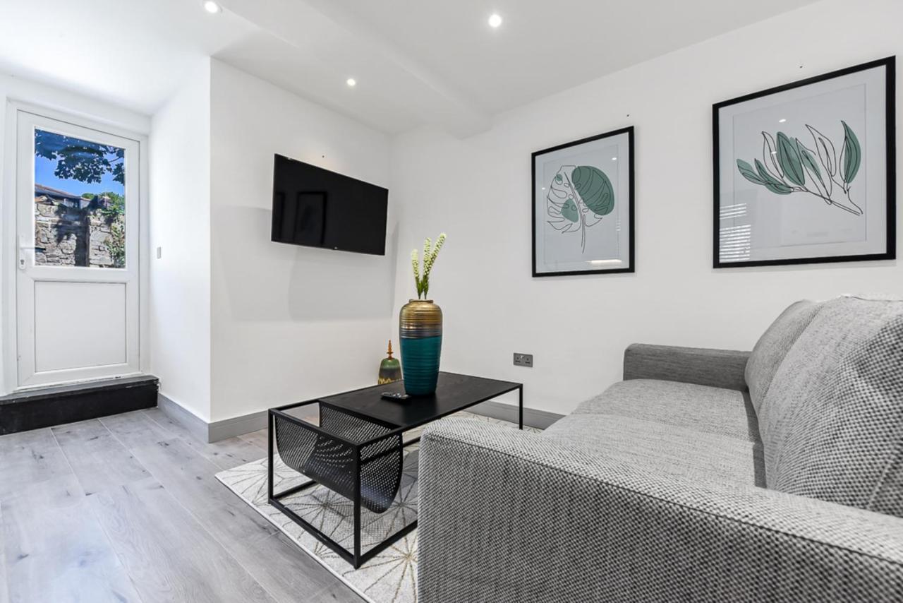 Lovely 2 Bedroom Apartment In Greater Londra Exterior foto